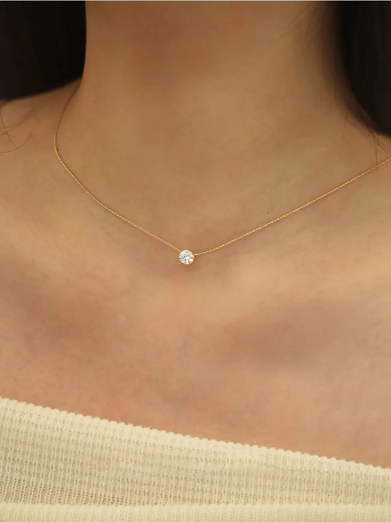 Radiance: Minimalist Zirconia Necklace